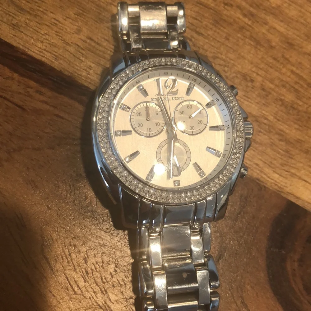 MICHAEL KORS WATCH- needs battery- small wrist